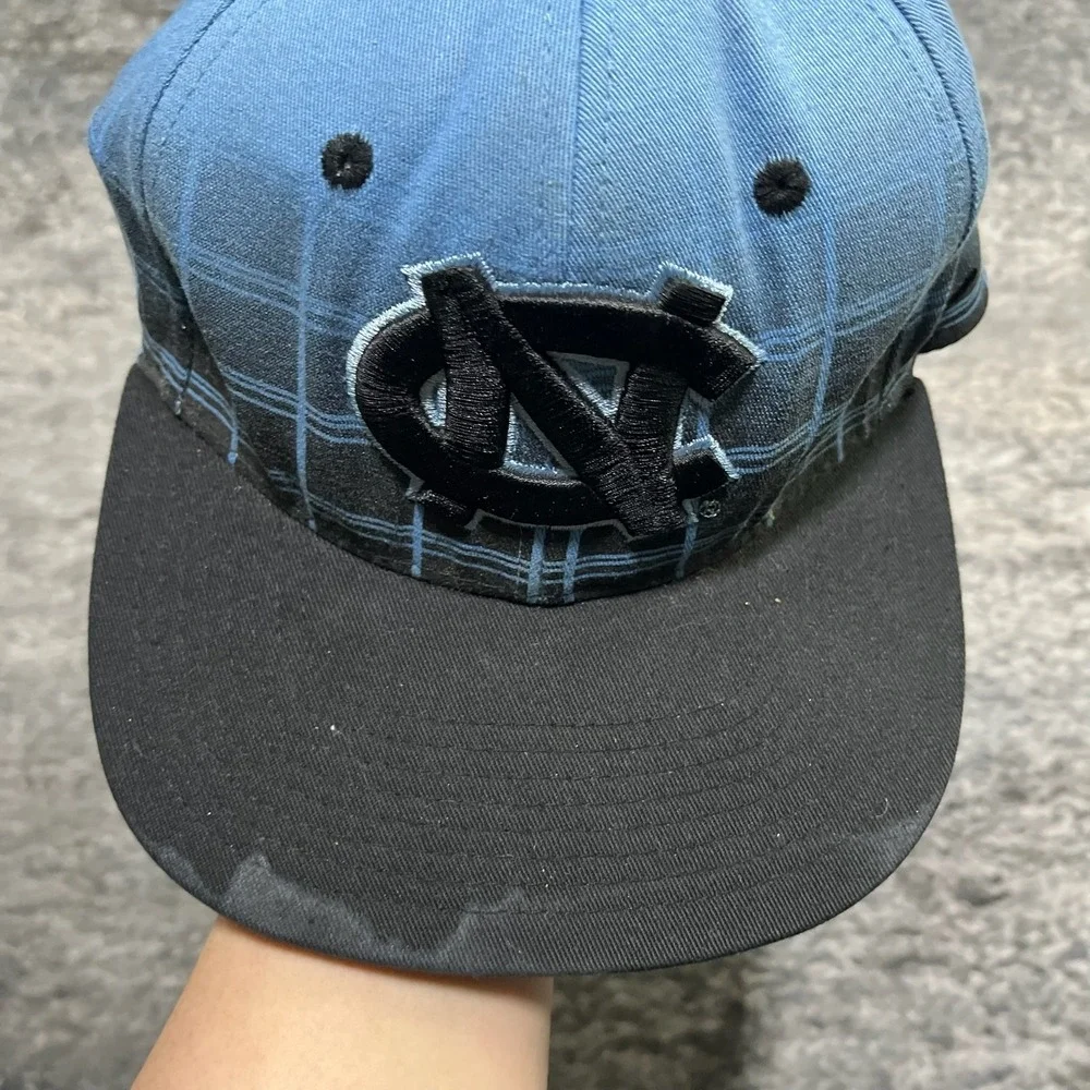 North Carolina Tar‎ Heels Hat Fitted Size M/L Zephyr SAMPLE Blue Black
